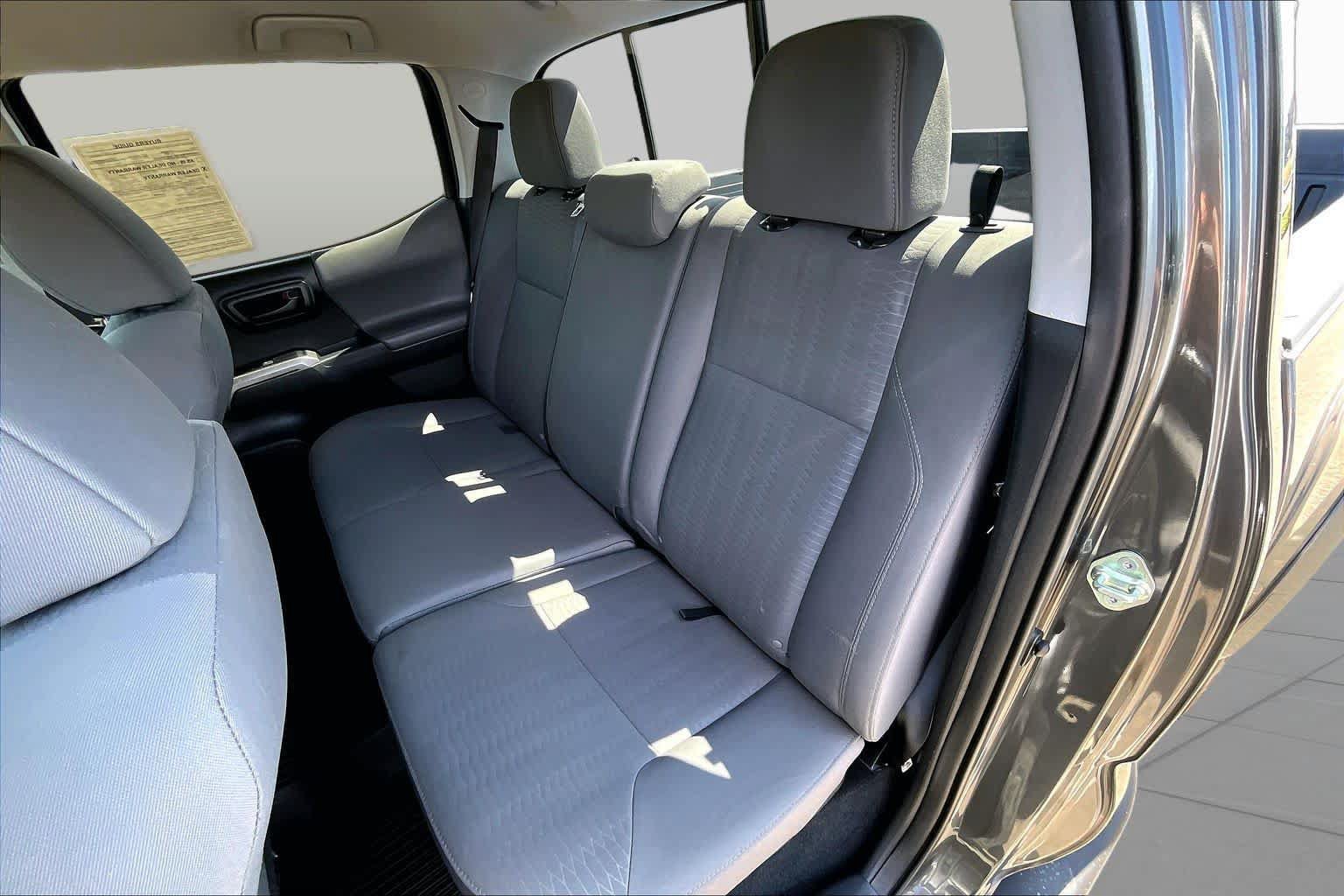 Used 2017 Toyota Tacoma SR5 AWD/4WD image 20