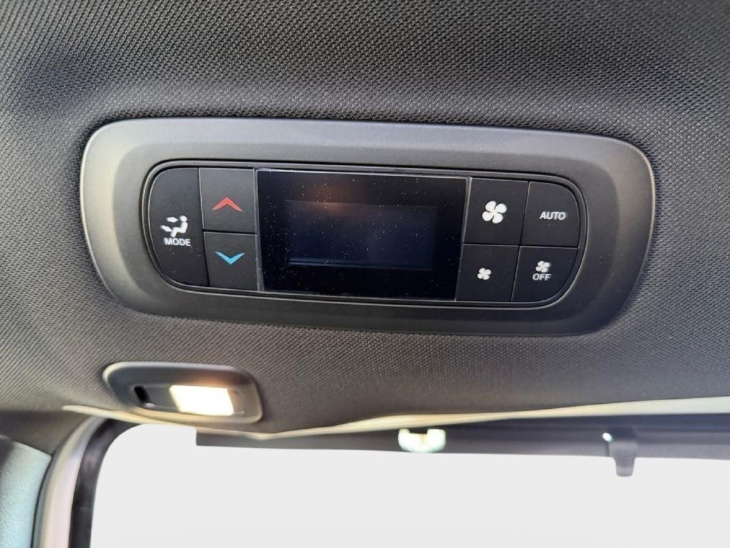 New 2026 Chrysler Pacifica Limited w/ Uconnect Theater Family Group FWD image 26