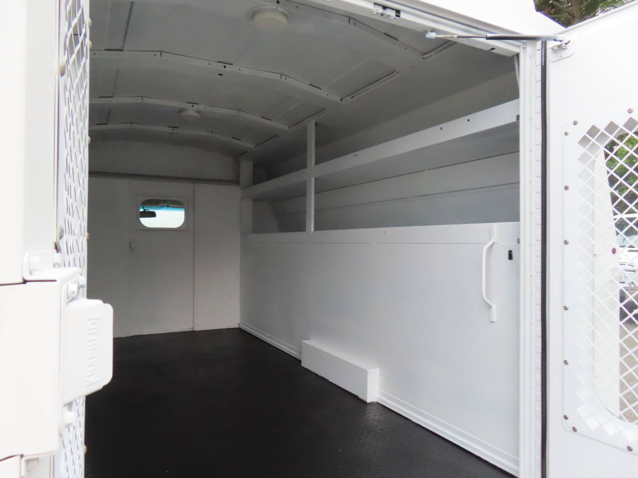 Used 2015 Chevrolet Express 3500 RWD image 15