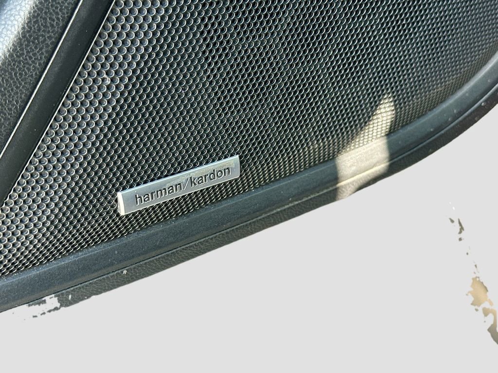 Used 2021 Subaru Outback Touring w/ Popular Package #2 image 19