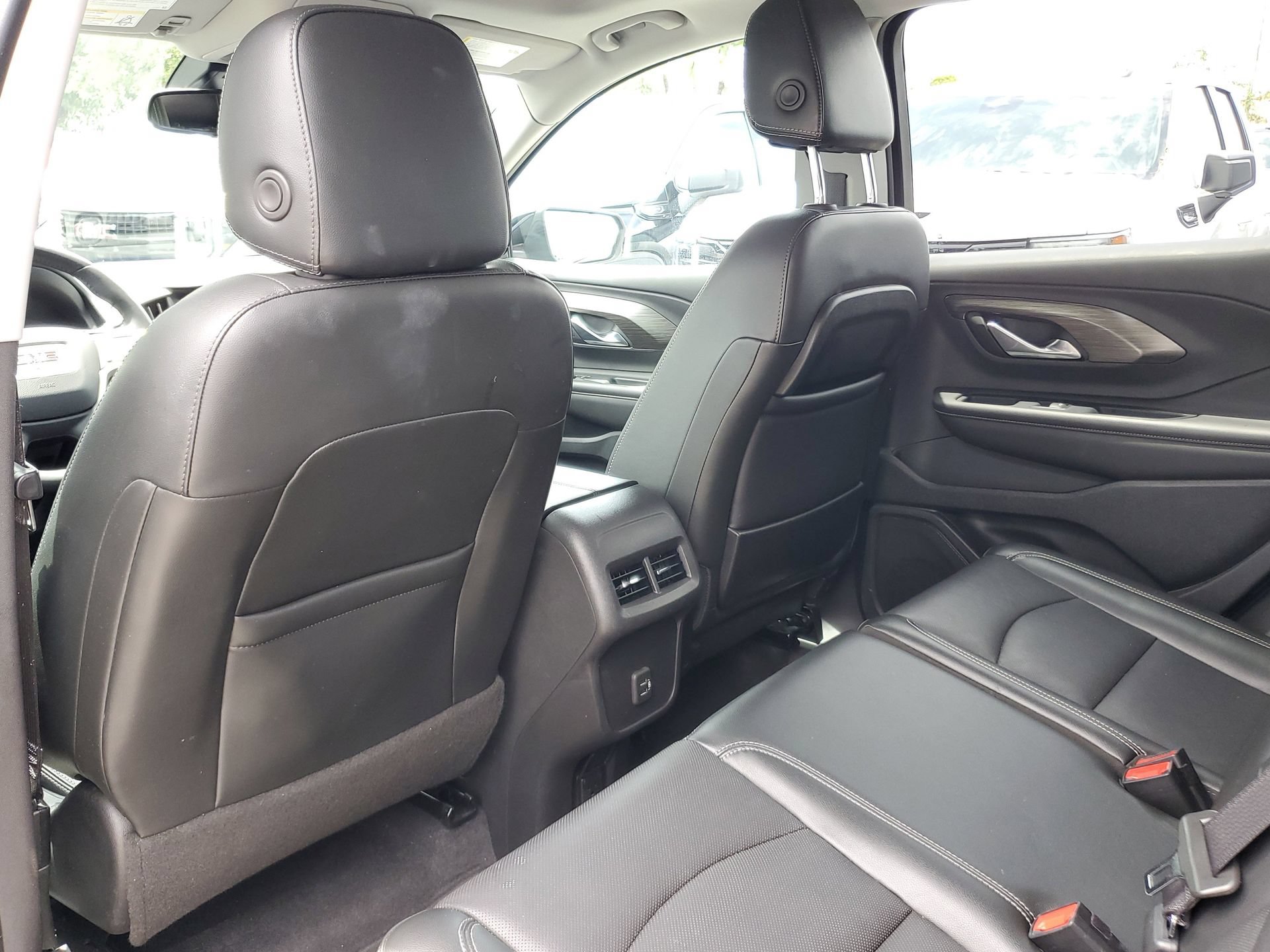 Used 2022 GMC Terrain SLT w/ LPO, Floor Liner Package FWD image 11