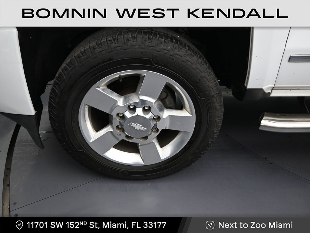 Used 2018 Chevrolet Silverado 2500 LT w/ Custom Sport Edition image 9