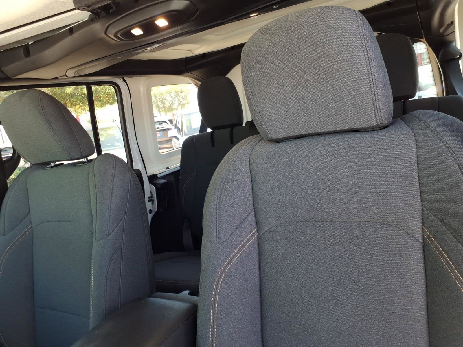 Used 2025 Jeep Wrangler Willys image 15