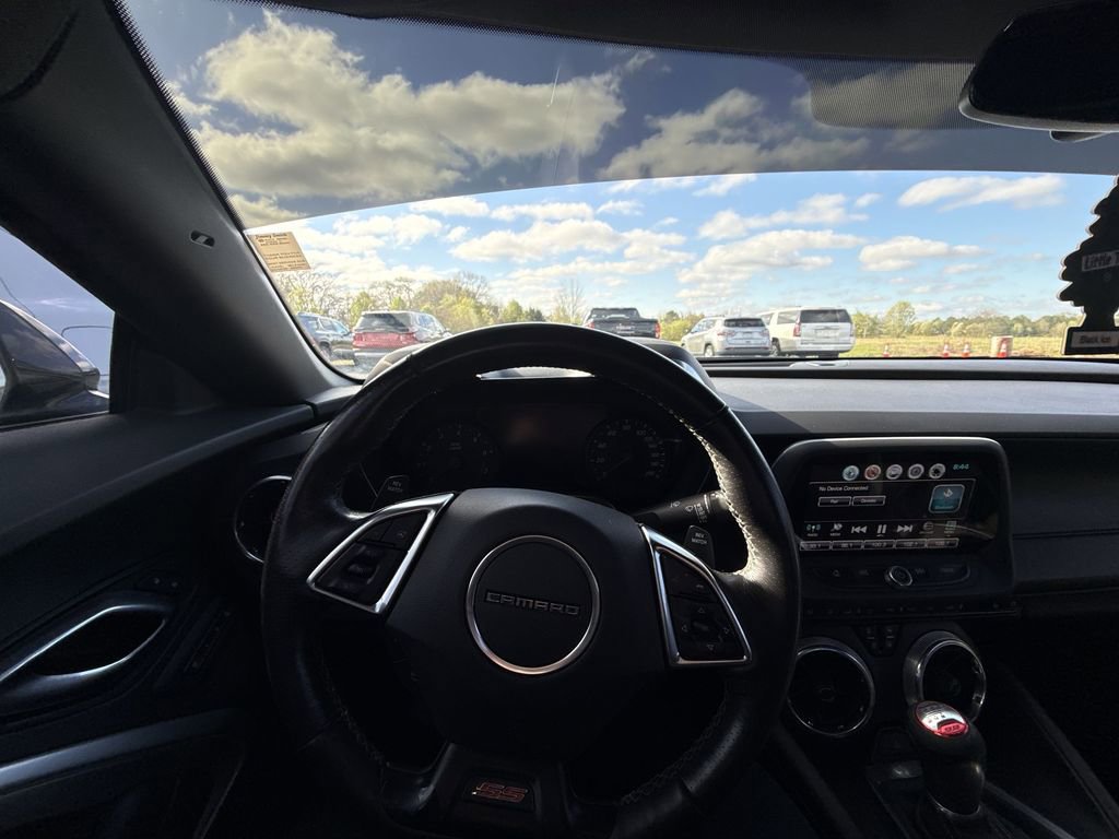 Used 2018 Chevrolet Camaro SS w/ LPO RS/SS Interior Package image 17