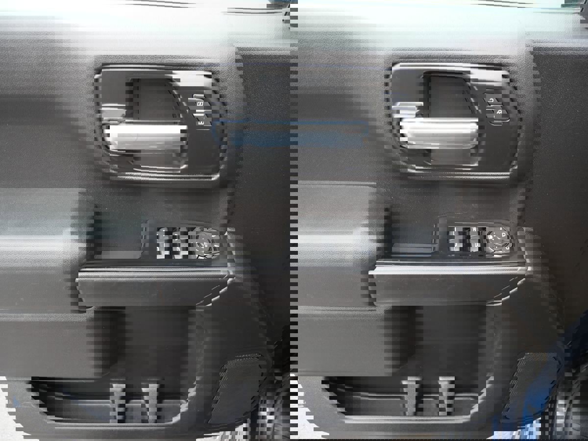 Used 2020 Chevrolet Silverado 1500 Custom w/ Custom Value Package image 13