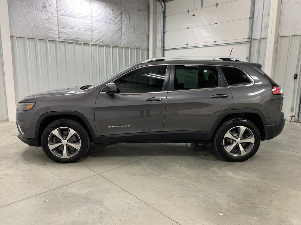 Used 2019 Jeep Cherokee Limited AWD/4WD image 4