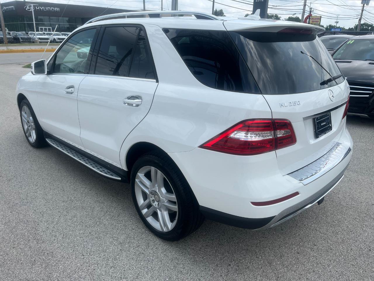 Used 2015 Mercedes-Benz ML 250 BlueTEC 4MATIC image 3