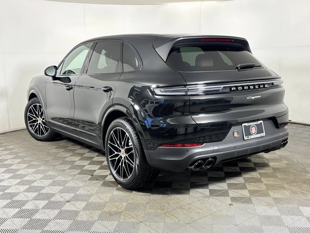 Certified 2026 Porsche Cayenne AWD/4WD image 3