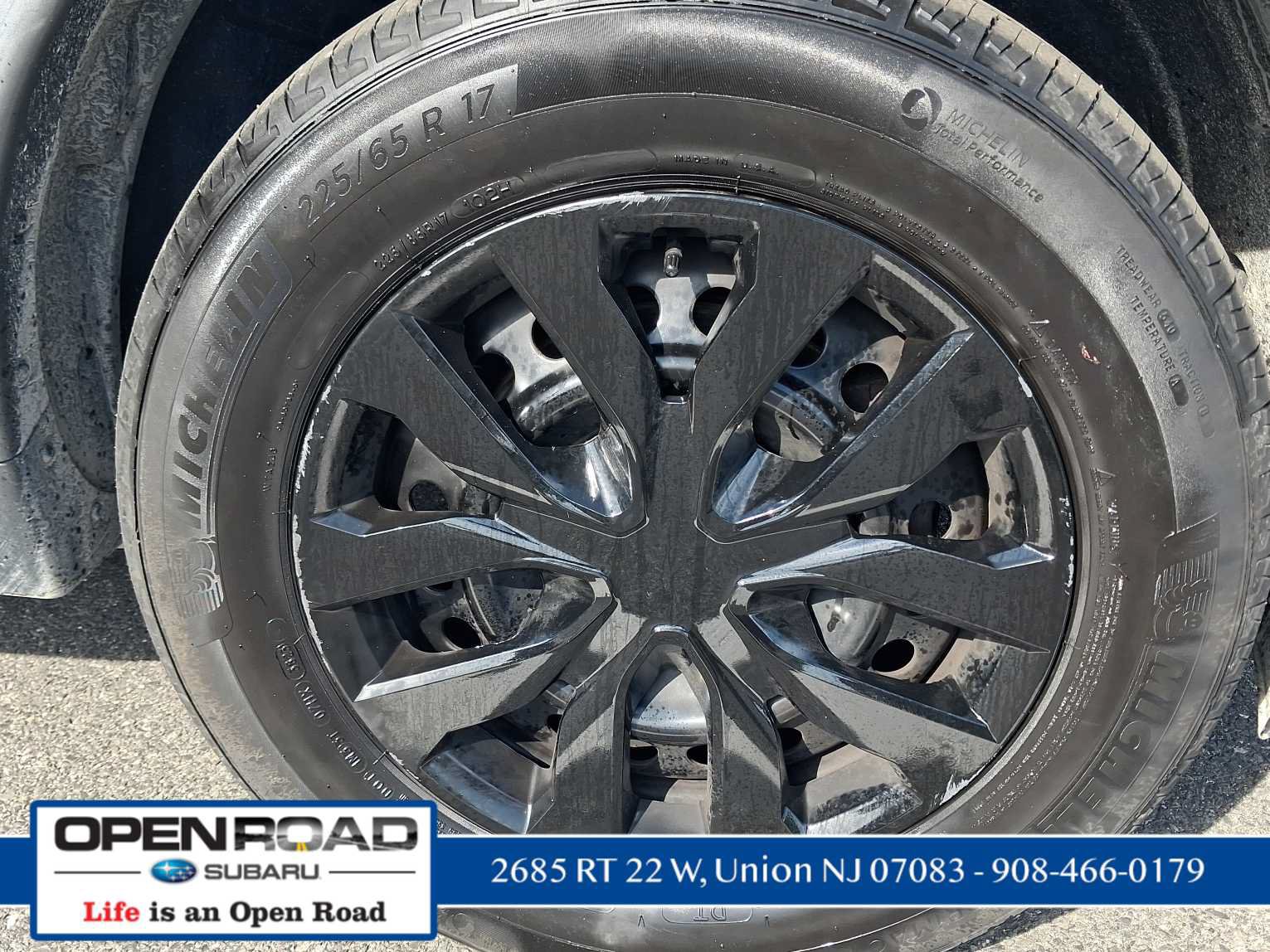Used 2017 Nissan Rogue S w/ Appearance Package AWD/4WD image 9