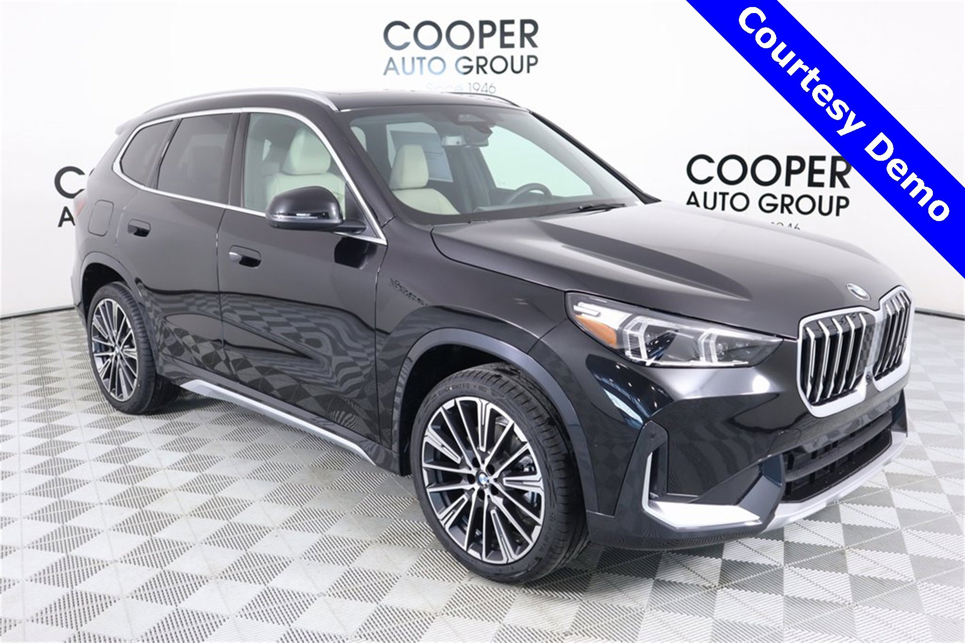 New 2025 BMW X1 xDrive28i w/ Technology Package