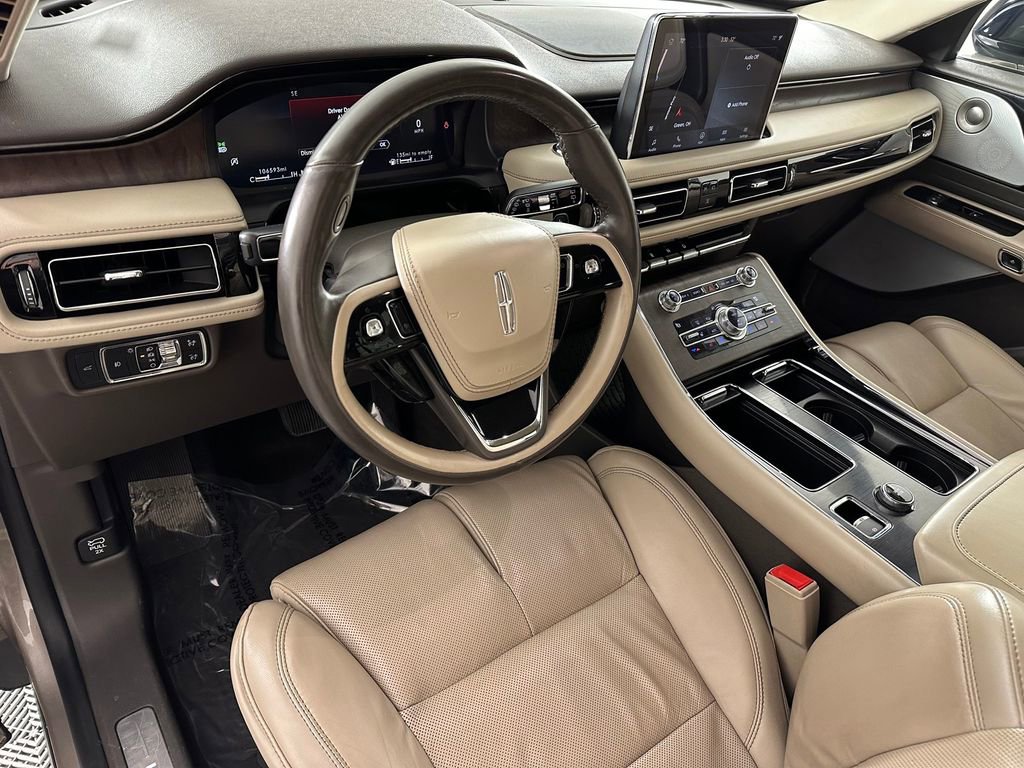 Used 2020 Lincoln Aviator Reserve w/ Equipment Group 202A image 16