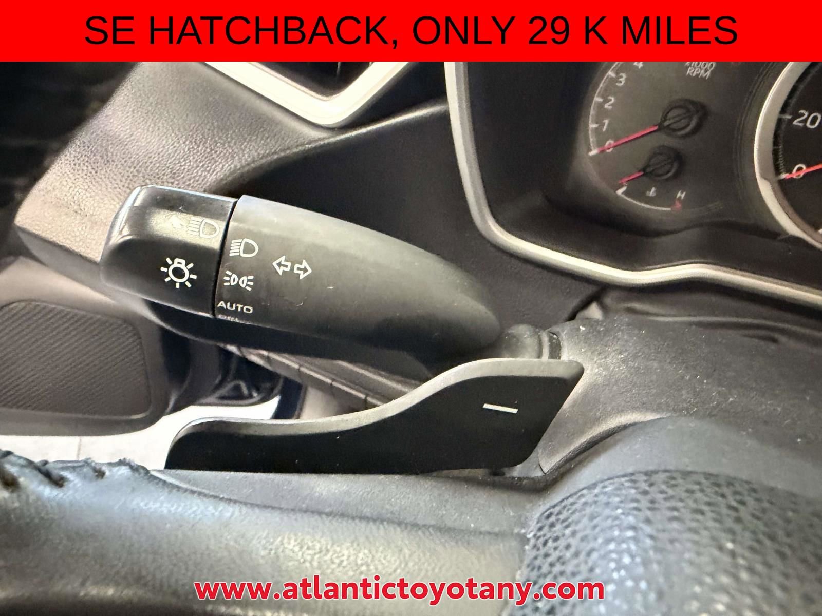 Used 2022 Toyota Corolla SE w/ SE Preferred Package image 22