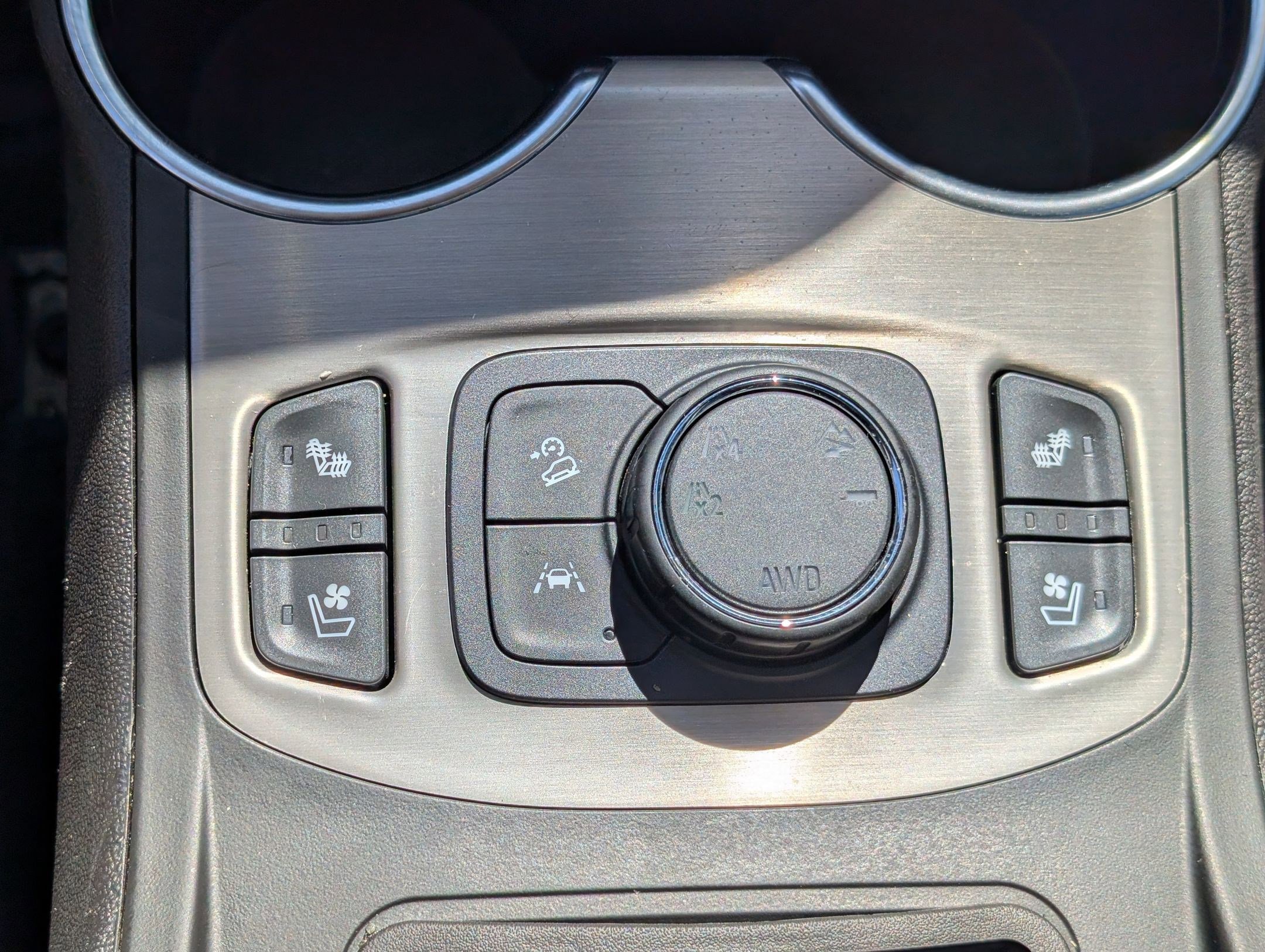 Used 2018 GMC Terrain Denali w/ Comfort Package image 23