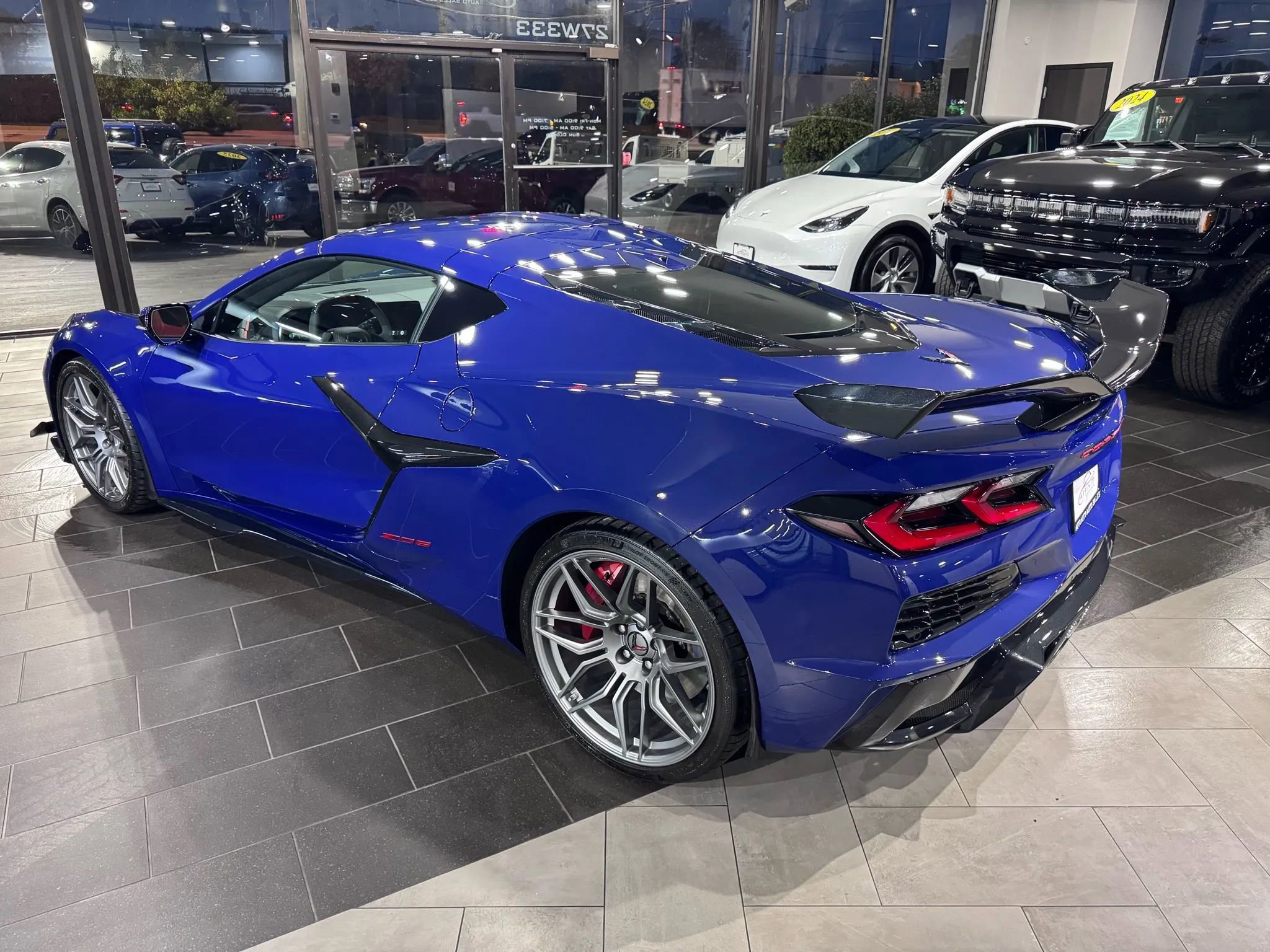 Used 2025 Chevrolet Corvette Z06 image 3