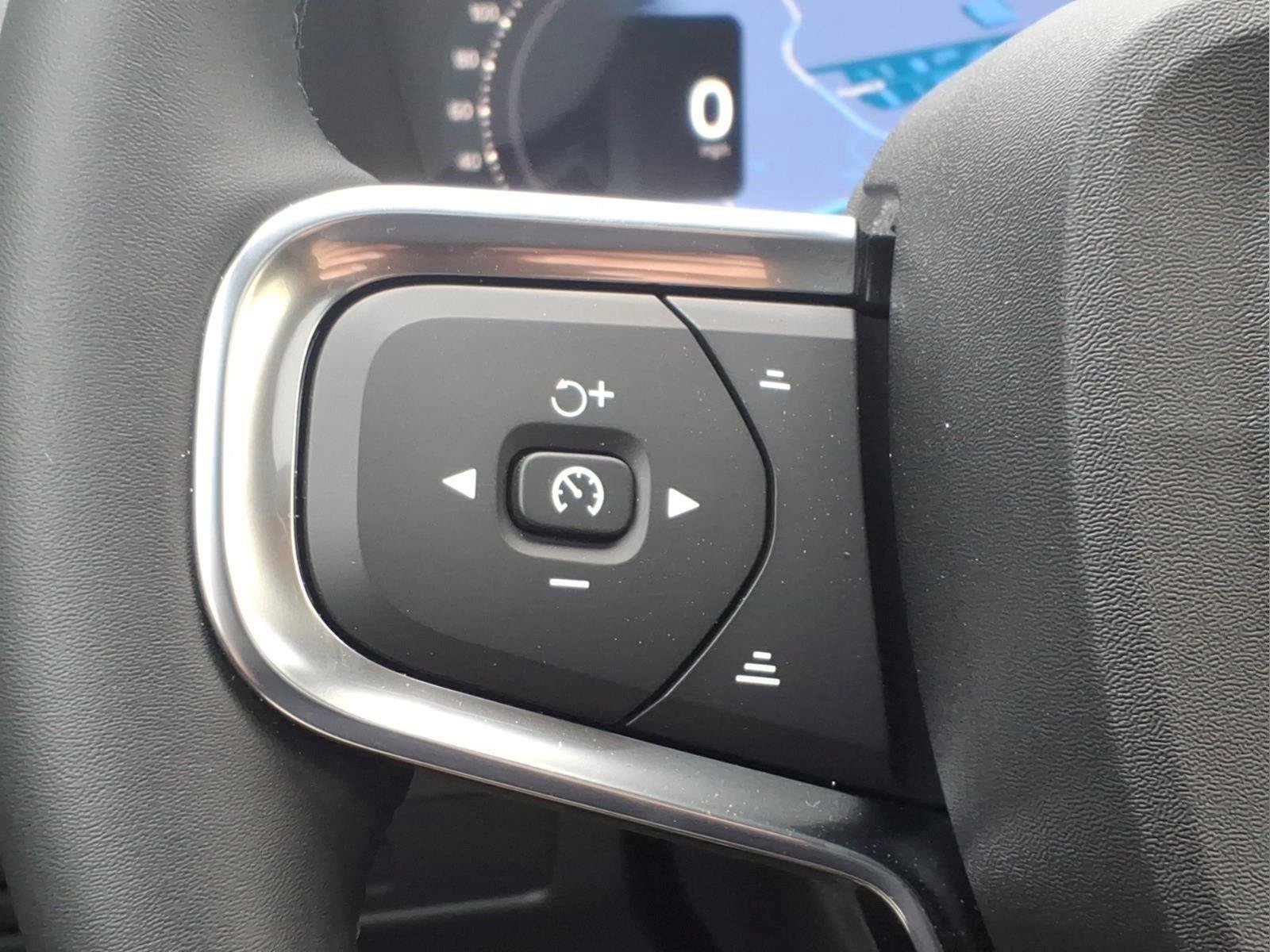 New 2026 Volvo XC40 B5 Plus w/ Climate Package AWD/4WD image 14