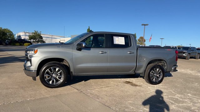 Used 2024 Chevrolet Silverado 1500 LT AWD/4WD image 5