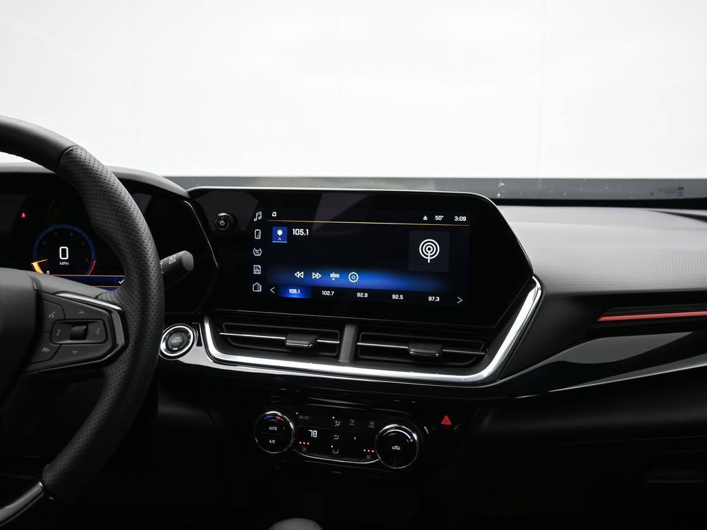 Used 2024 Chevrolet Trax RS w/ Sunroof Package FWD image 44