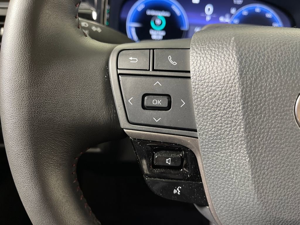 Used 2025 Toyota Camry XSE image 28