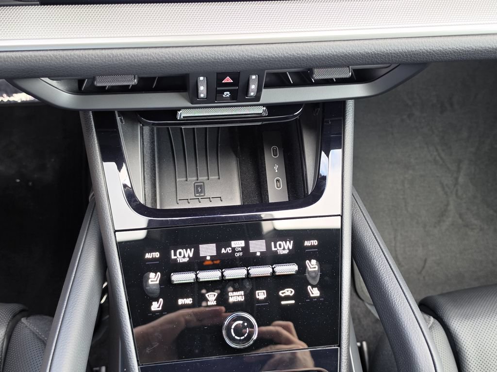 Certified 2026 Porsche Cayenne E-Hybrid AWD/4WD image 26