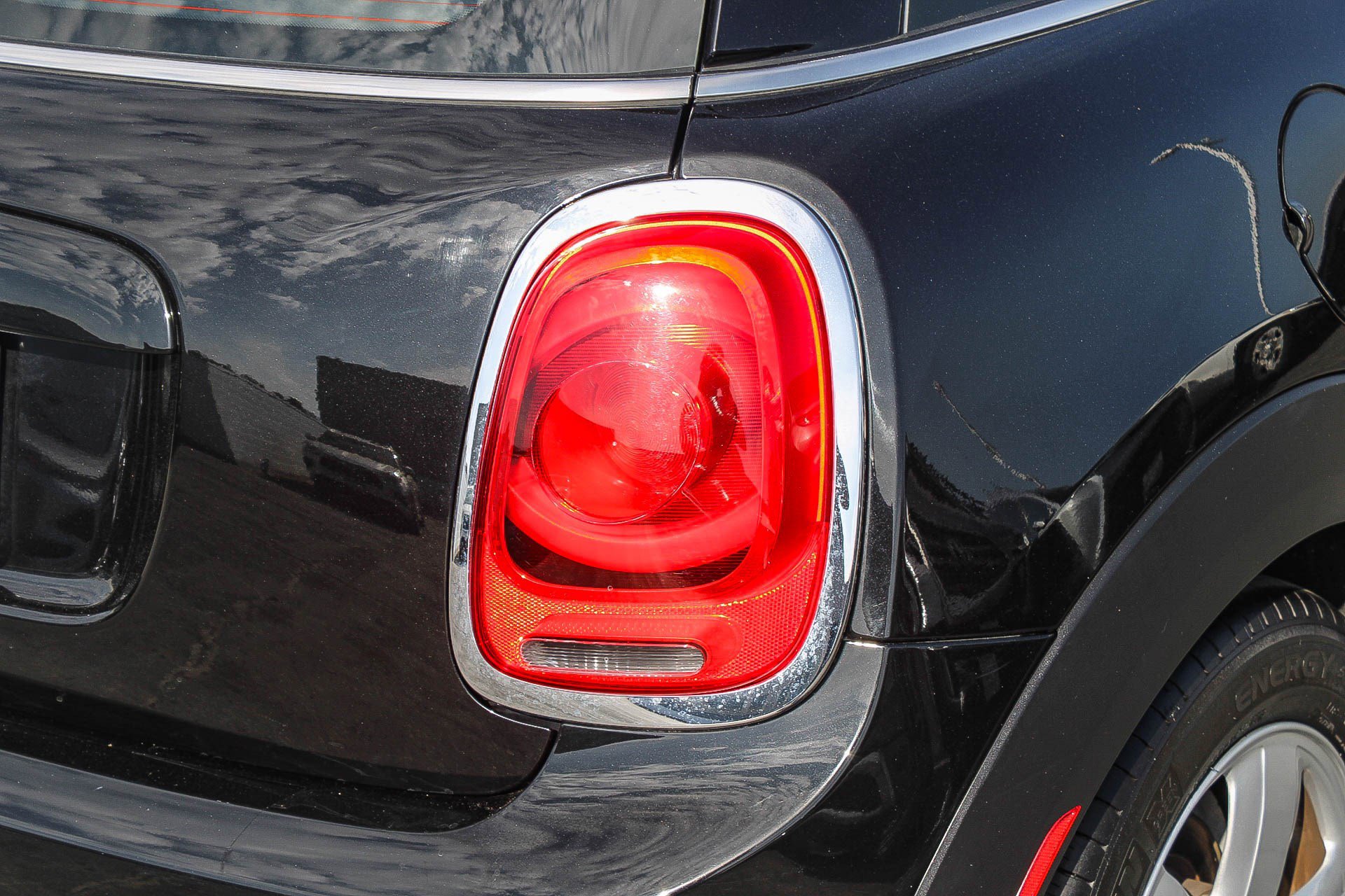 Used 2019 MINI Cooper 2-Door Hardtop image 10