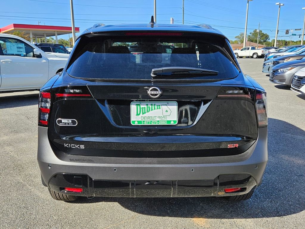 New 2026 Nissan Kicks SR image 9