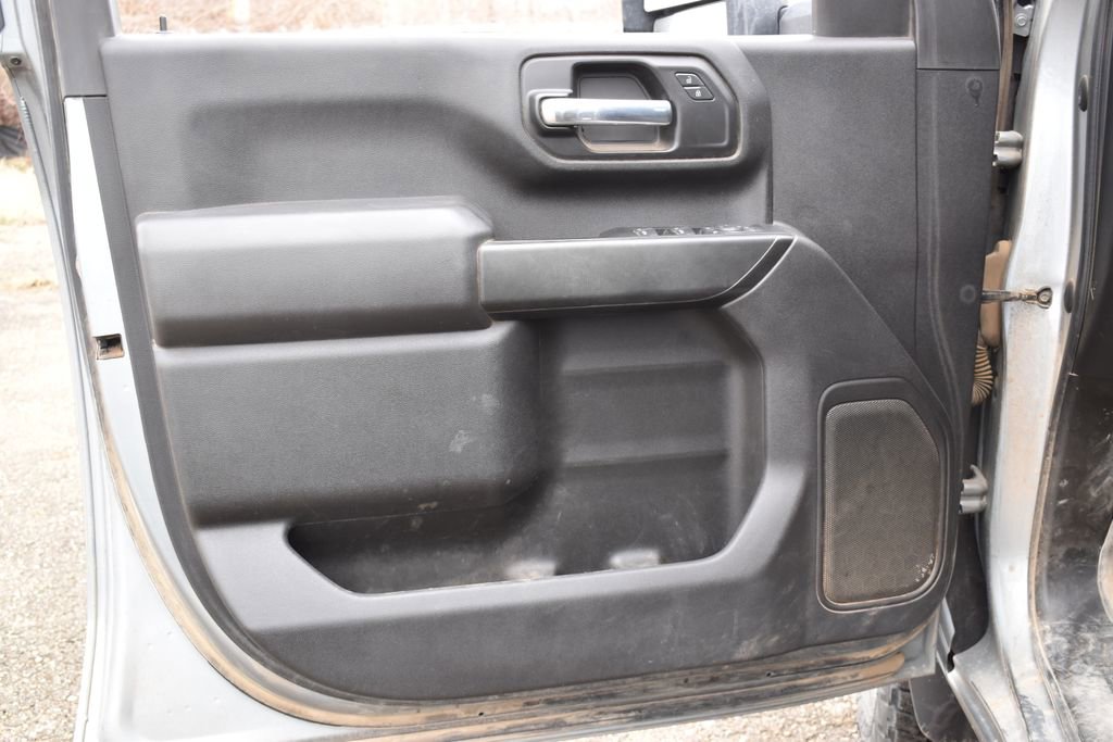 Used 2024 Chevrolet Silverado 2500 Custom w/ Custom Value Package image 8