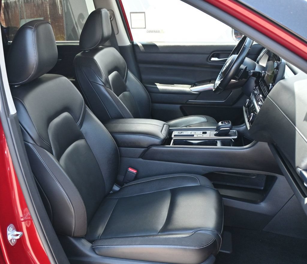 Used 2022 Nissan Pathfinder SL FWD image 19