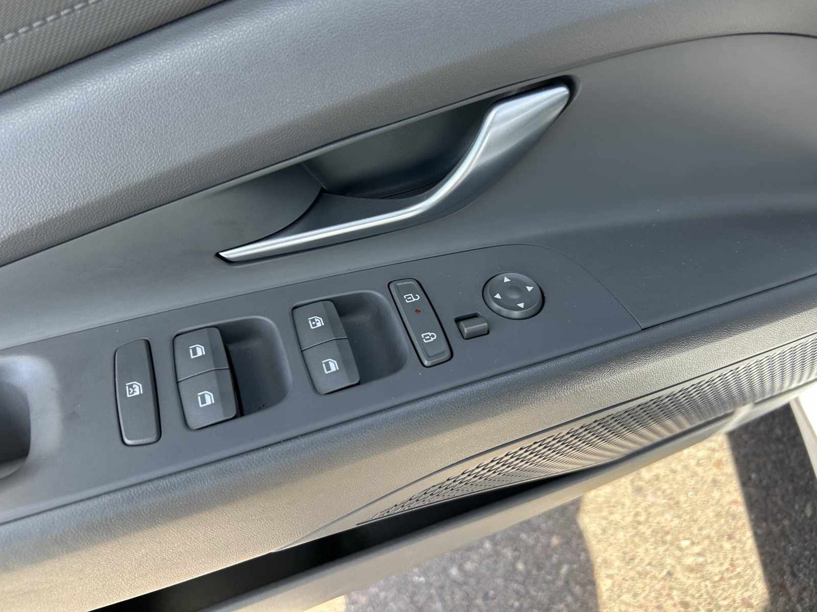 Used 2024 Hyundai Elantra SEL FWD image 28