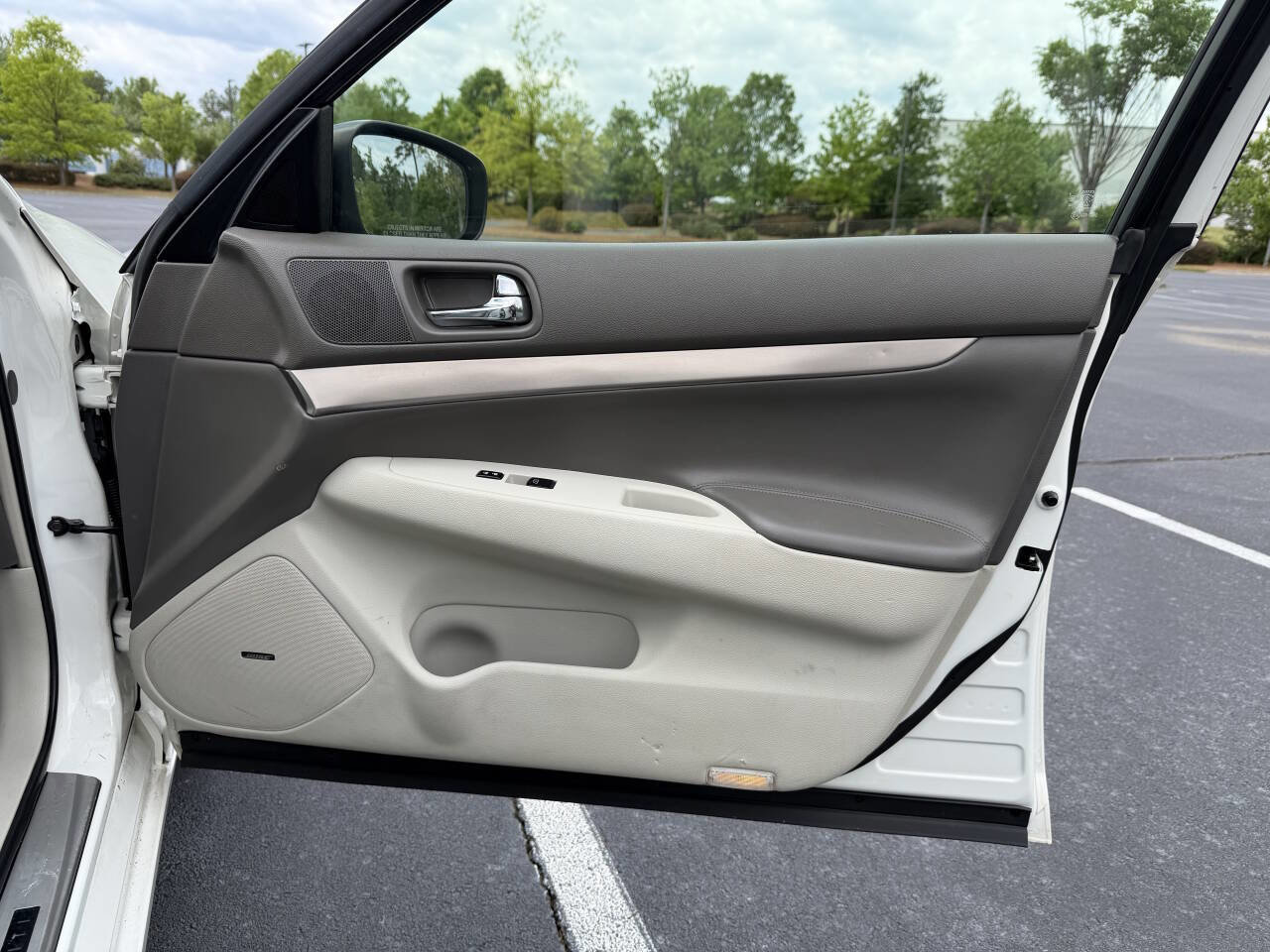 Used 2015 INFINITI Q40 AWD w/ Navigation Package image 16