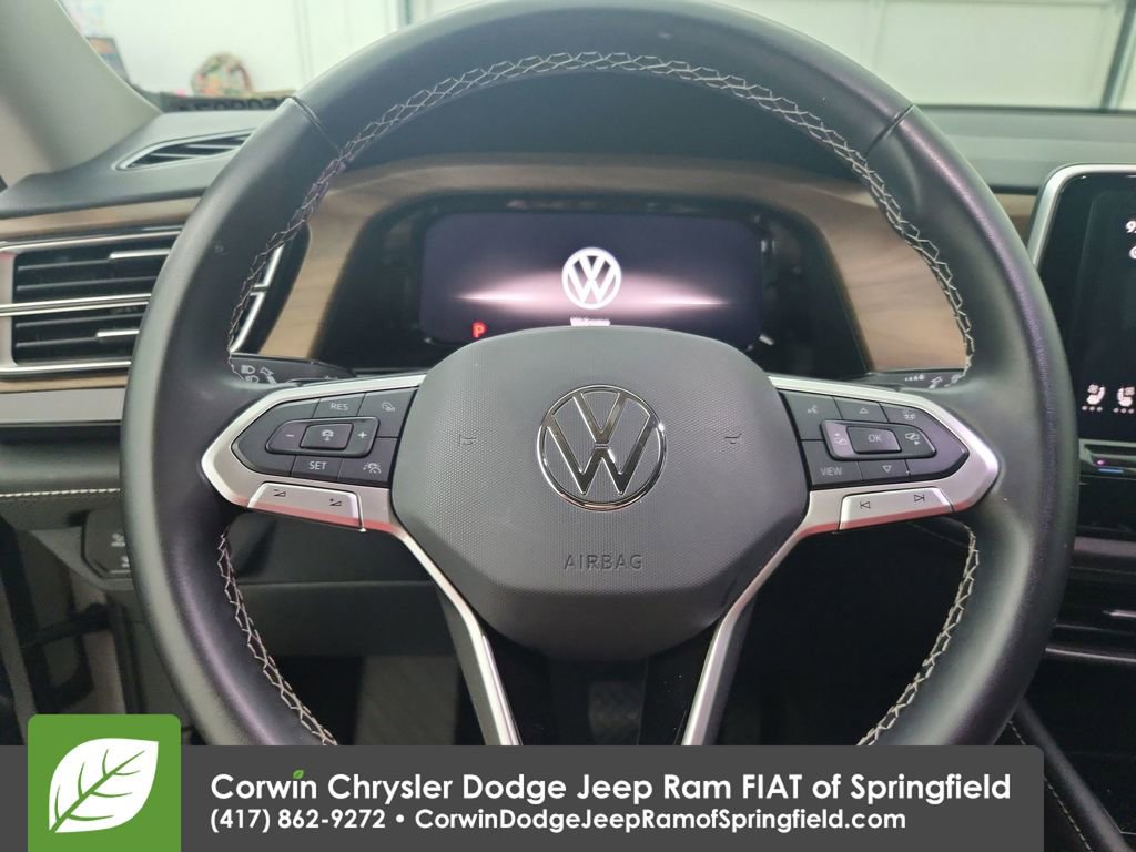 Used 2025 Volkswagen Atlas SE image 22