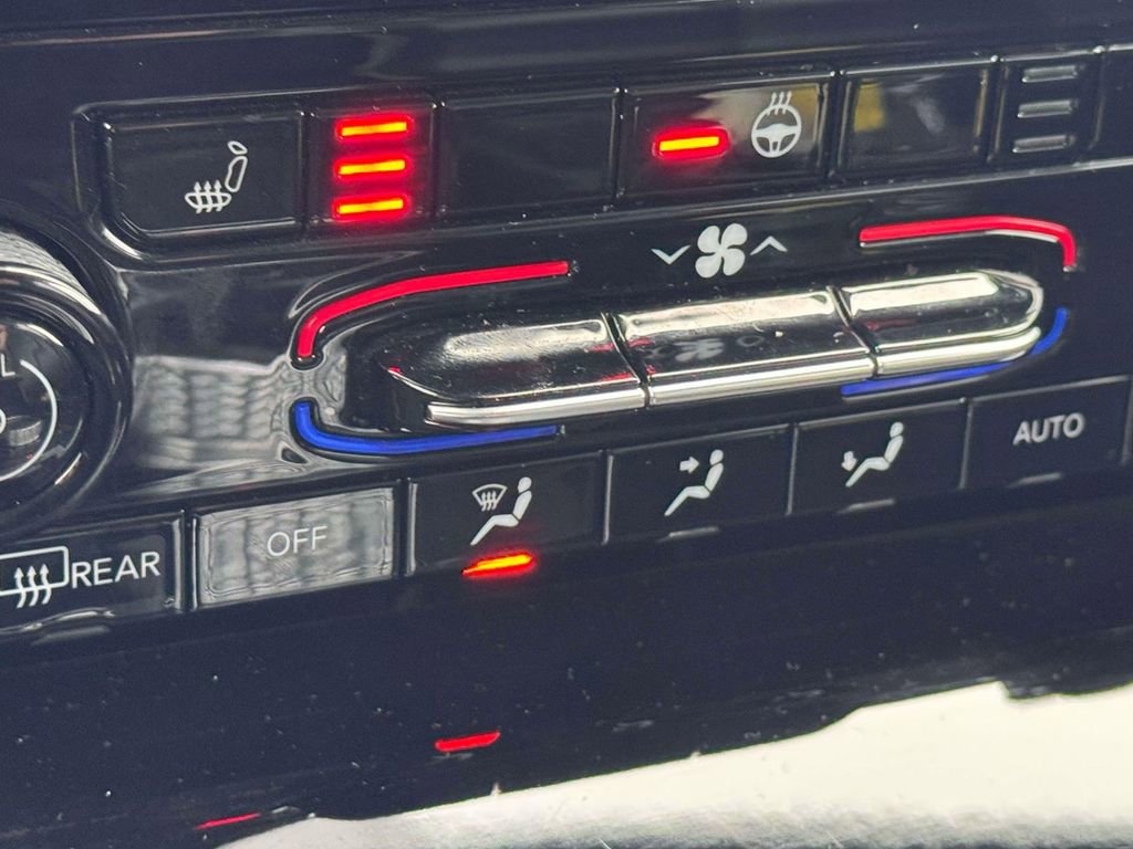 Used 2024 Jeep Grand Cherokee Limited image 20