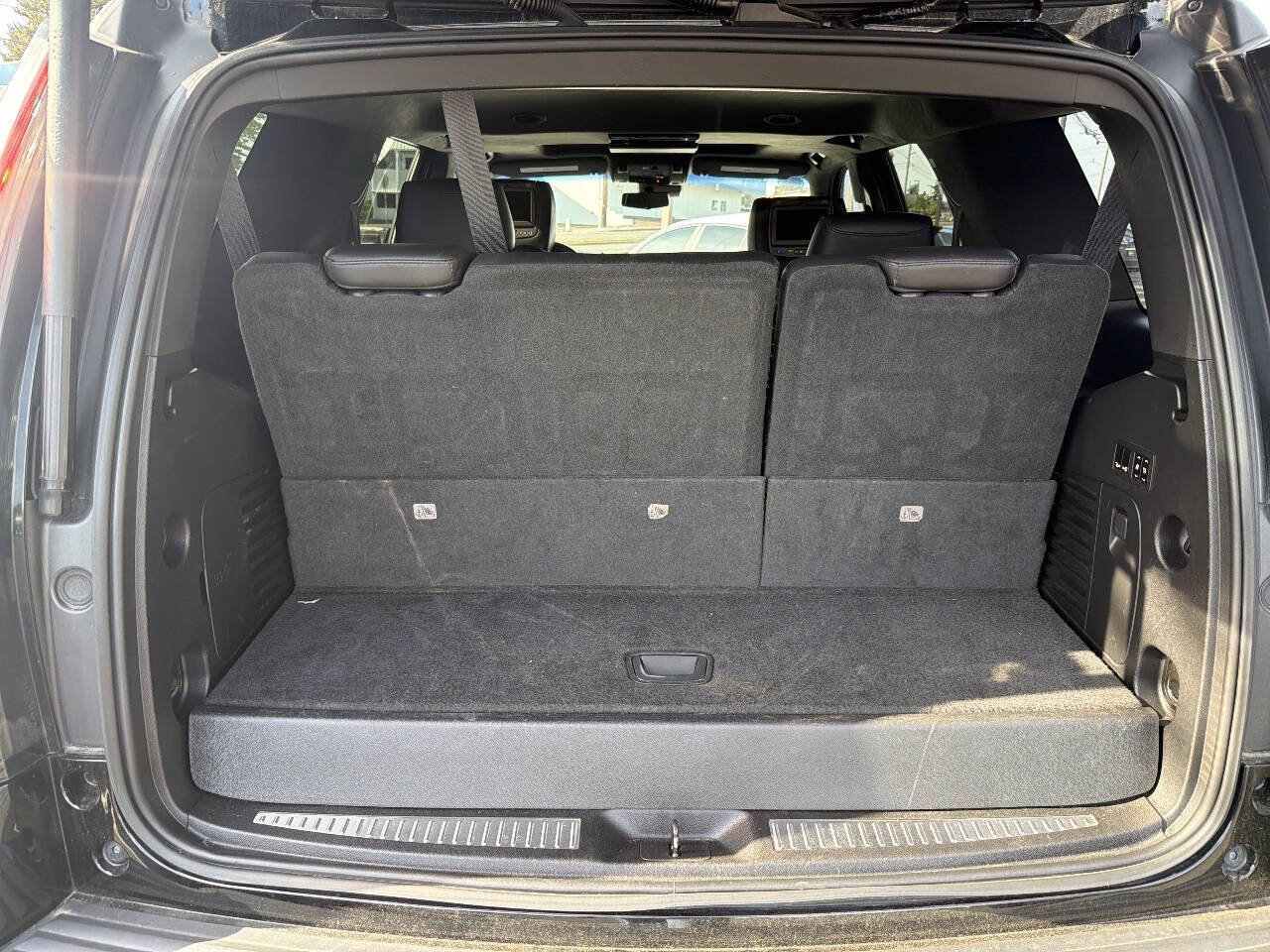Used 2018 Cadillac Escalade Platinum AWD/4WD image 5