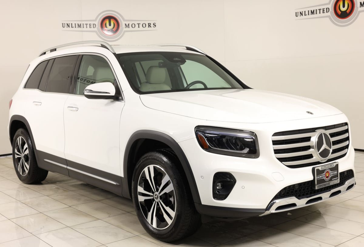 Used 2025 Mercedes-Benz GLB 250 4MATIC image 34