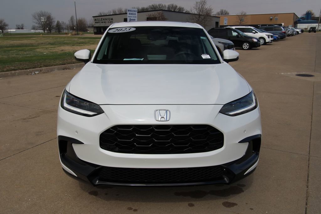 Used 2023 Honda HR-V EX-L image 2