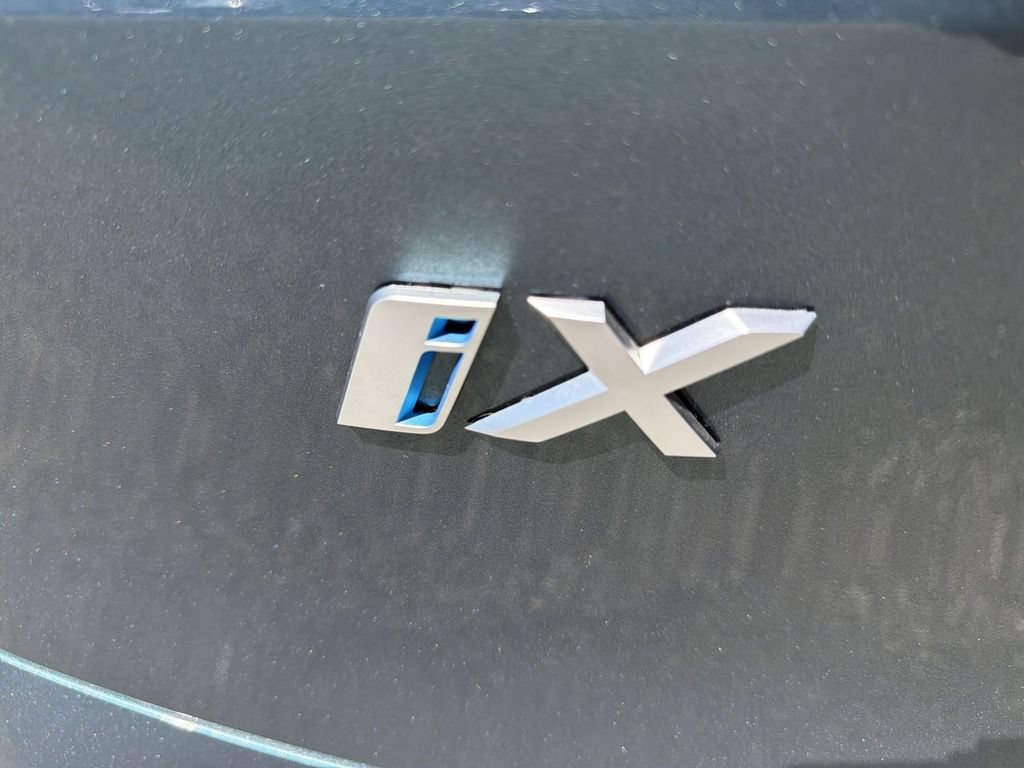 Used 2024 BMW iX xDrive50 w/ Premium Package AWD/4WD image 15