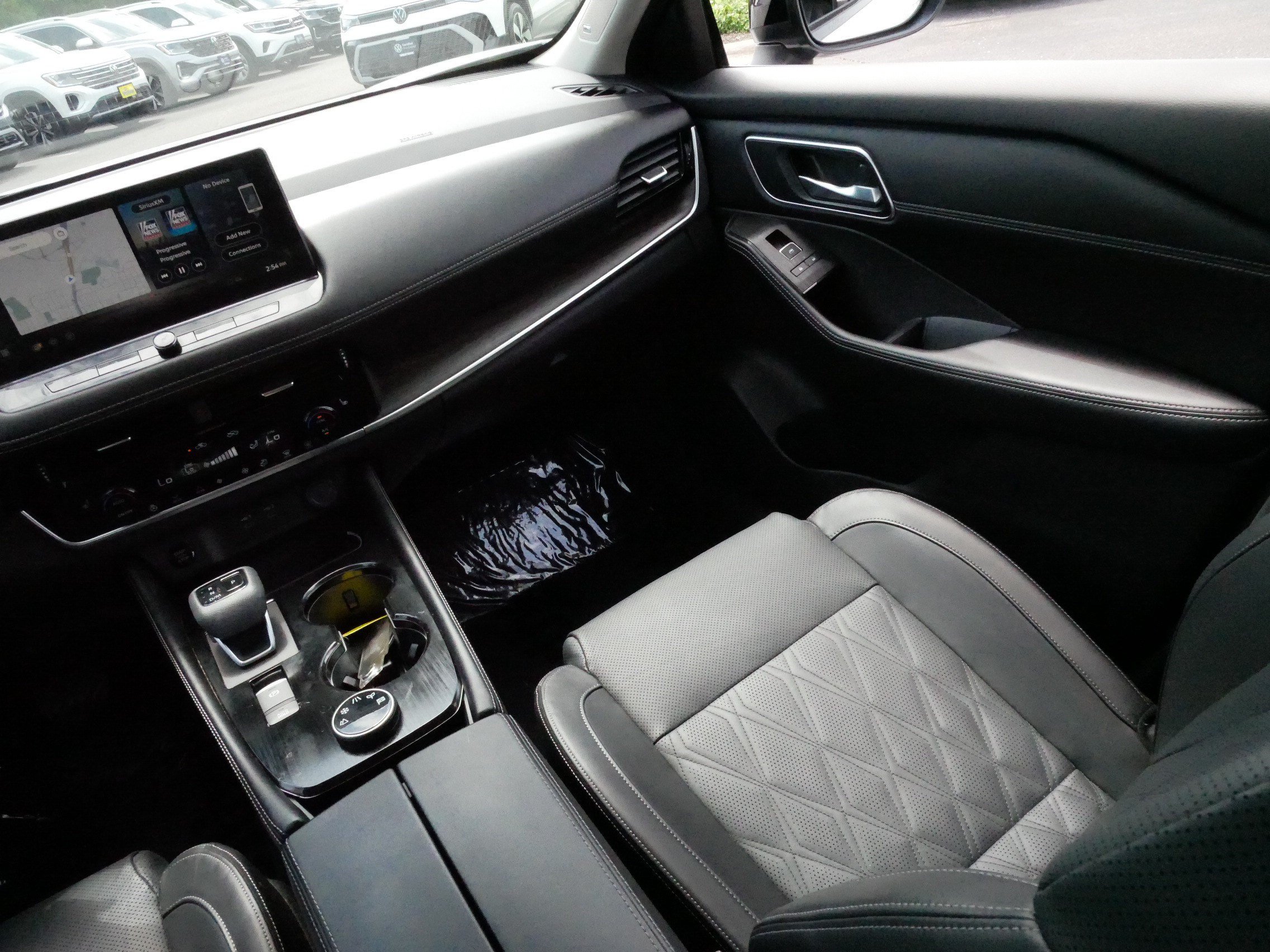 Used 2024 Nissan Rogue Platinum w/ Platinum Premium Package AWD/4WD image 11