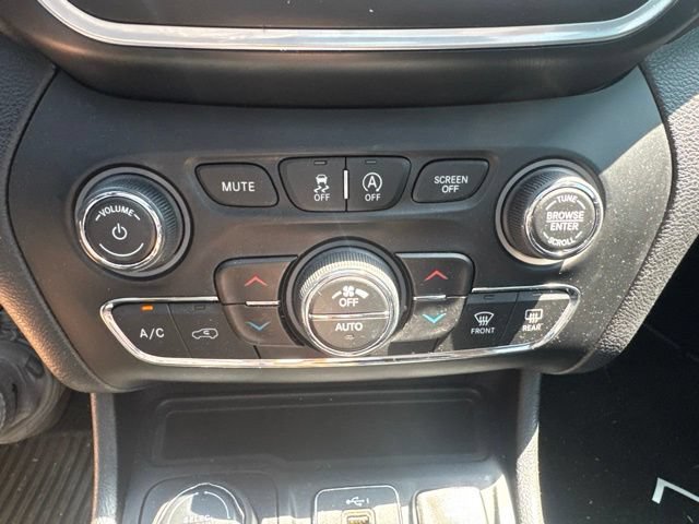 Used 2021 Jeep Cherokee Latitude Lux 80th Anniv w/ Quick Order Package 26U 80TH AWD/4WD image 19