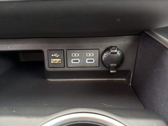 Certified 2024 Toyota Highlander XLE image 48