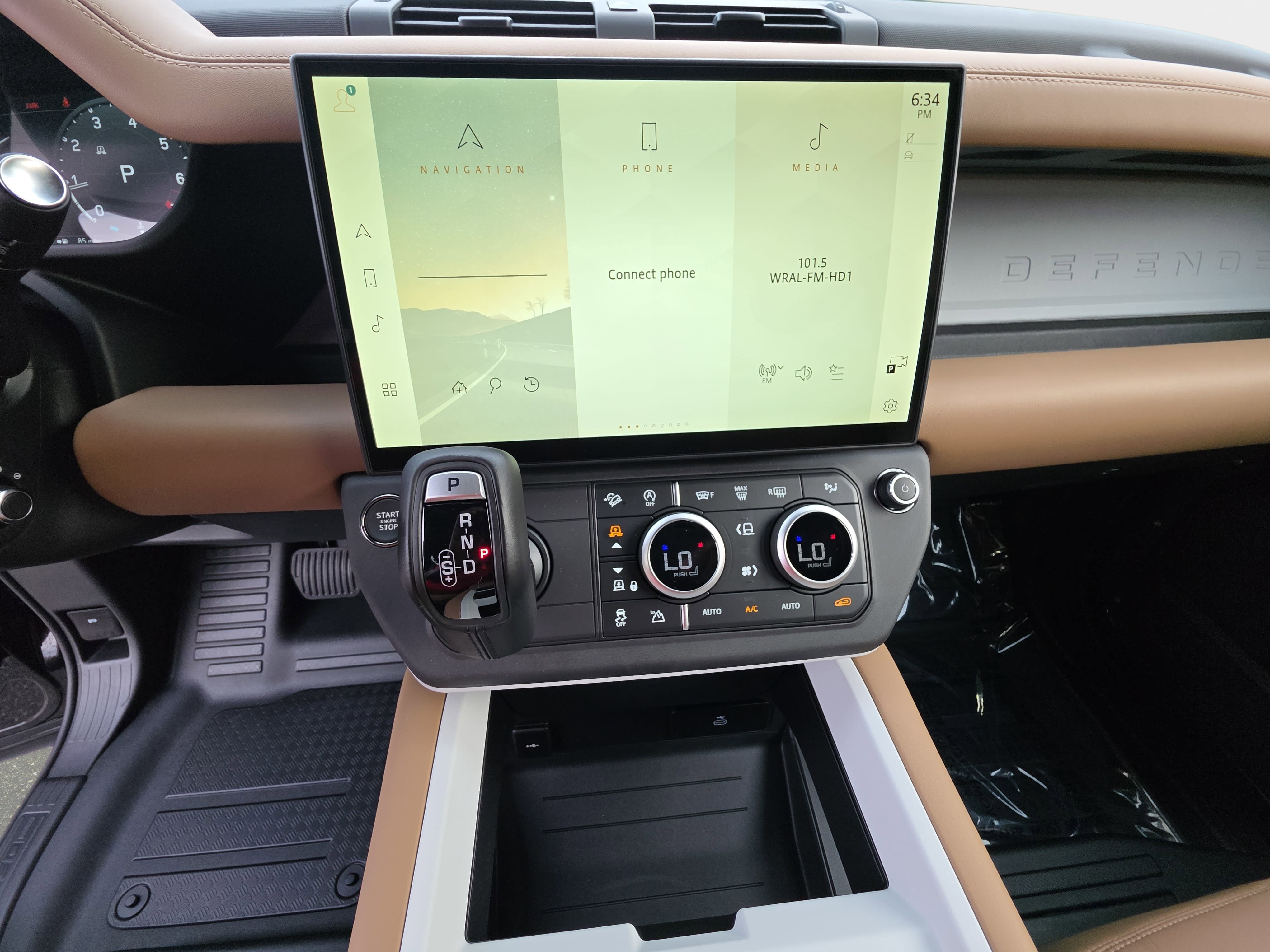 New 2026 Land Rover Defender 110 X-Dynamic SE AWD/4WD image 19