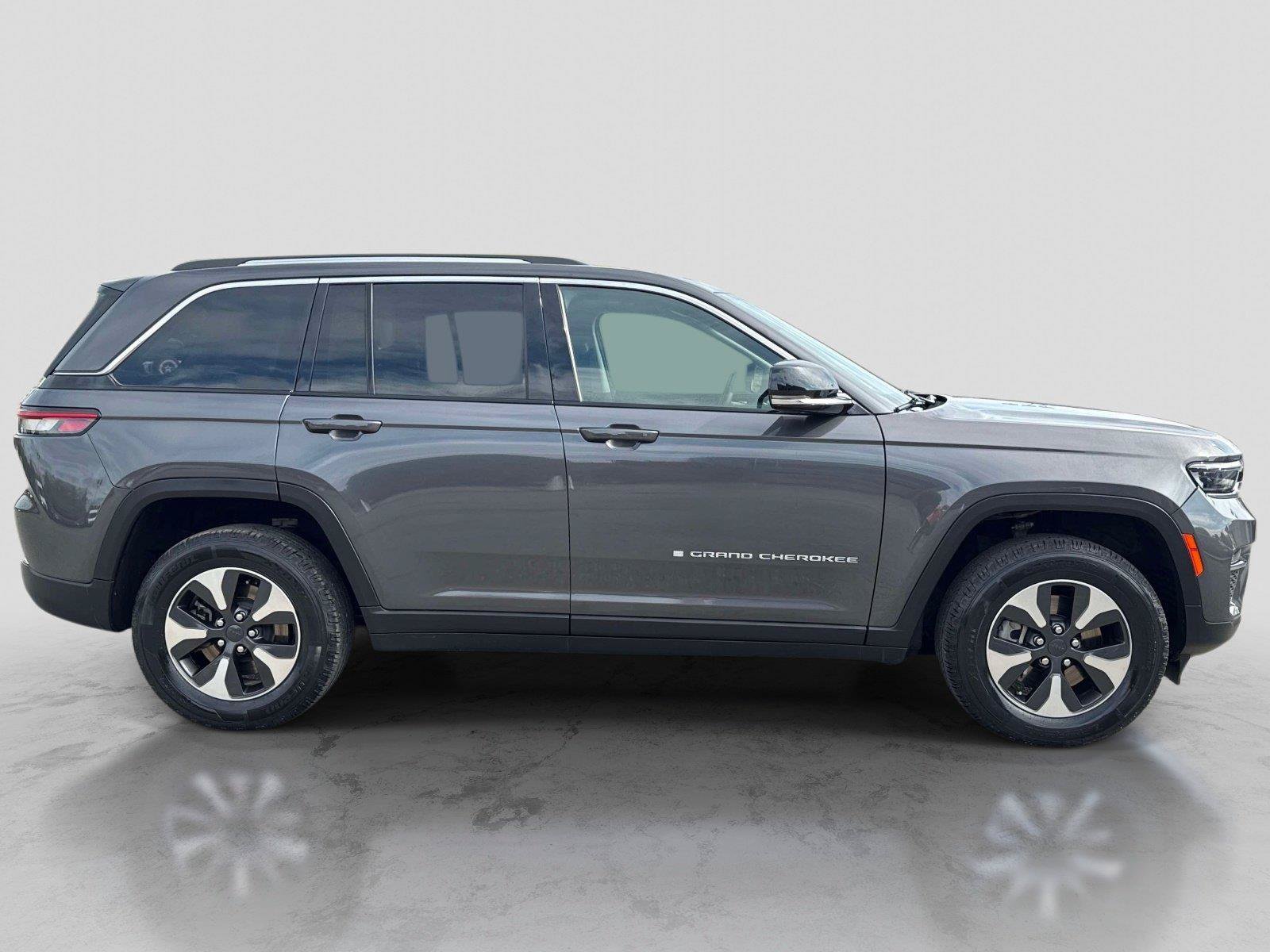 Used 2024 Jeep Grand Cherokee Limited 4xe AWD/4WD image 4