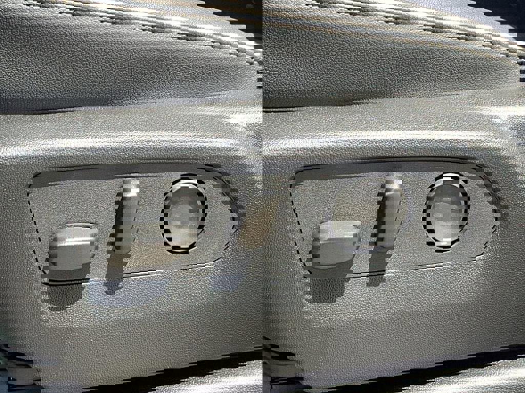 New 2025 Chevrolet Suburban Premier image 13