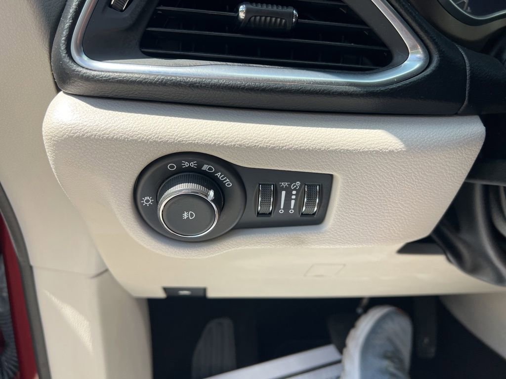 Certified 2019 Chrysler Pacifica Touring-L Plus image 49