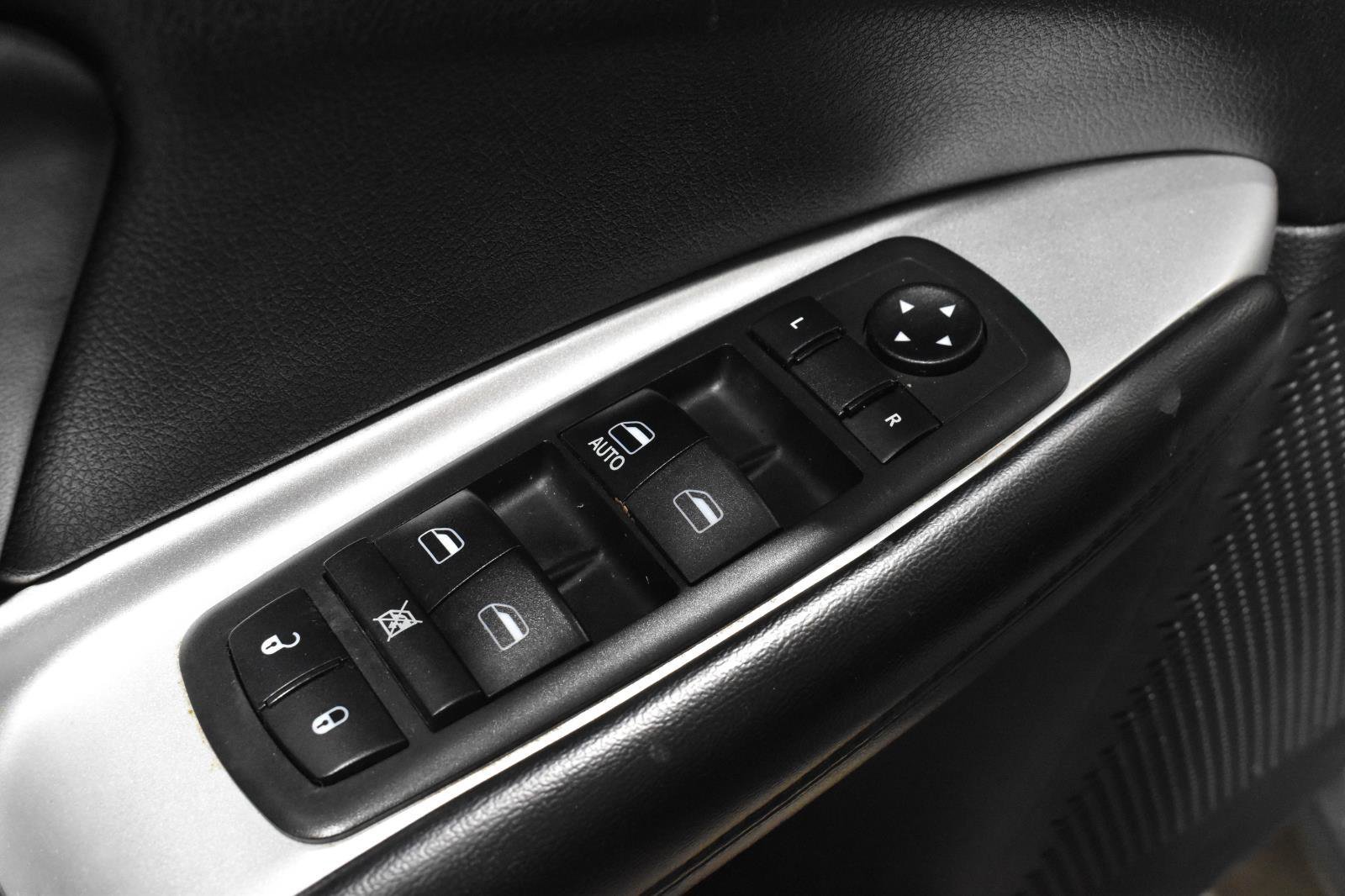 Used 2018 Dodge Journey SE w/ Popular Equipment Group image 11