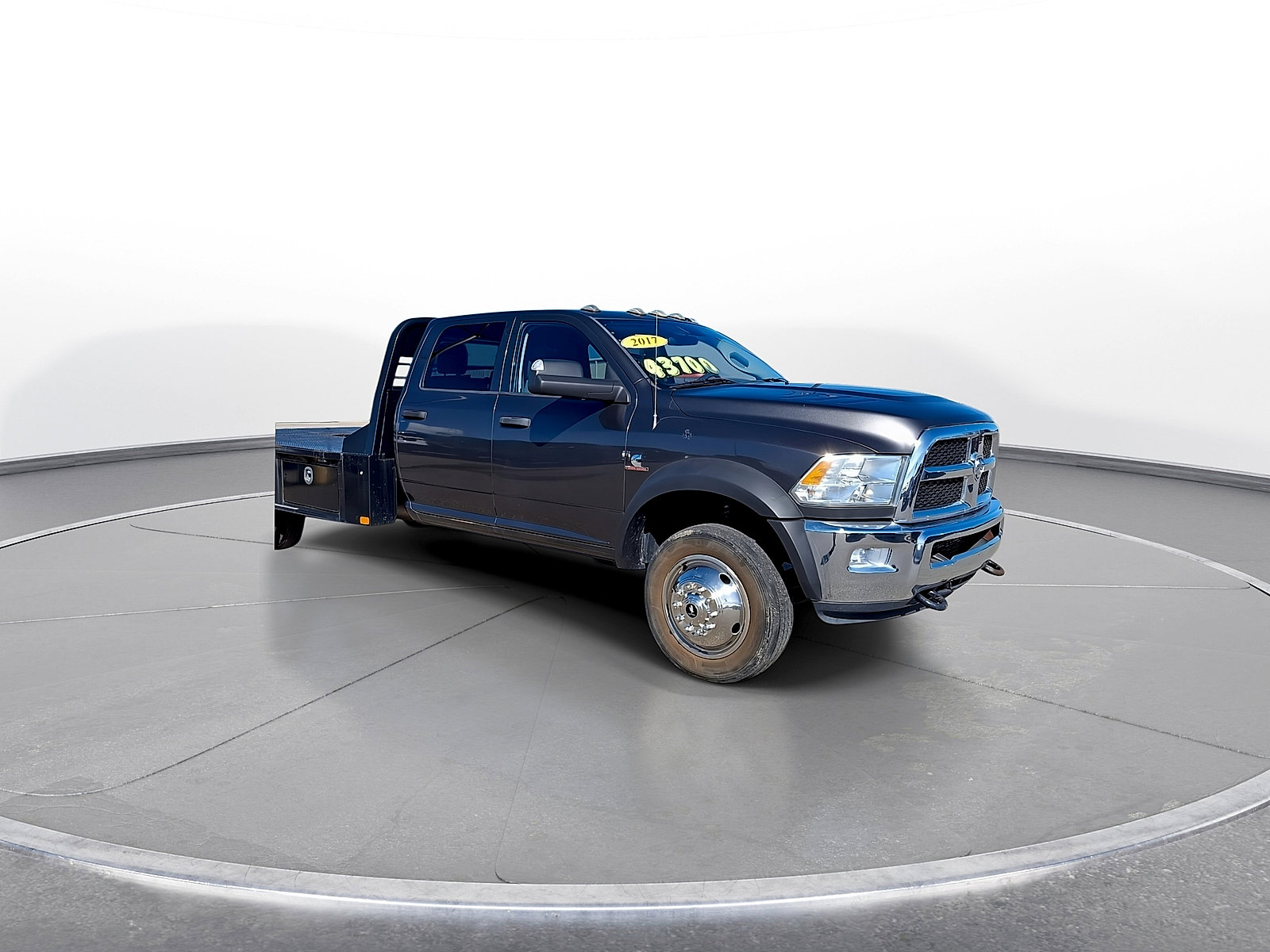 Used 2017 RAM 5500 Tradesman w/ Max Tow Package RWD image 2