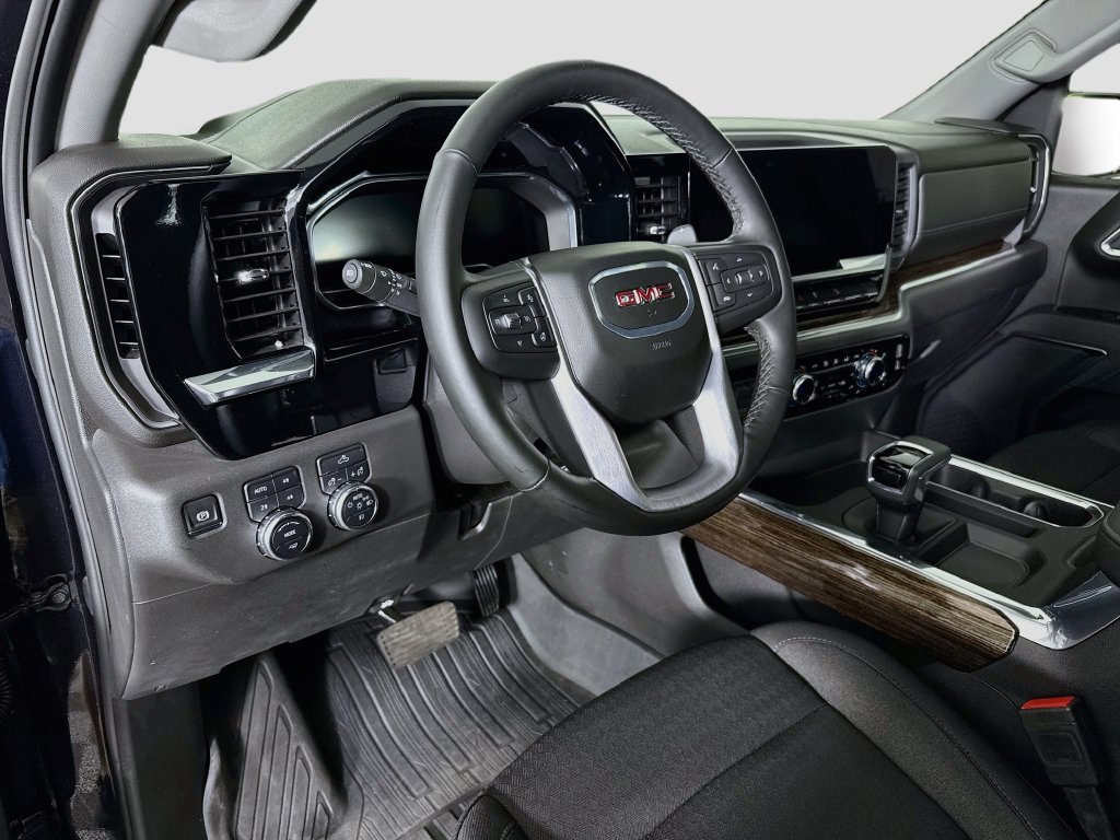 Used 2025 GMC Sierra 1500 Elevation AWD/4WD image 9