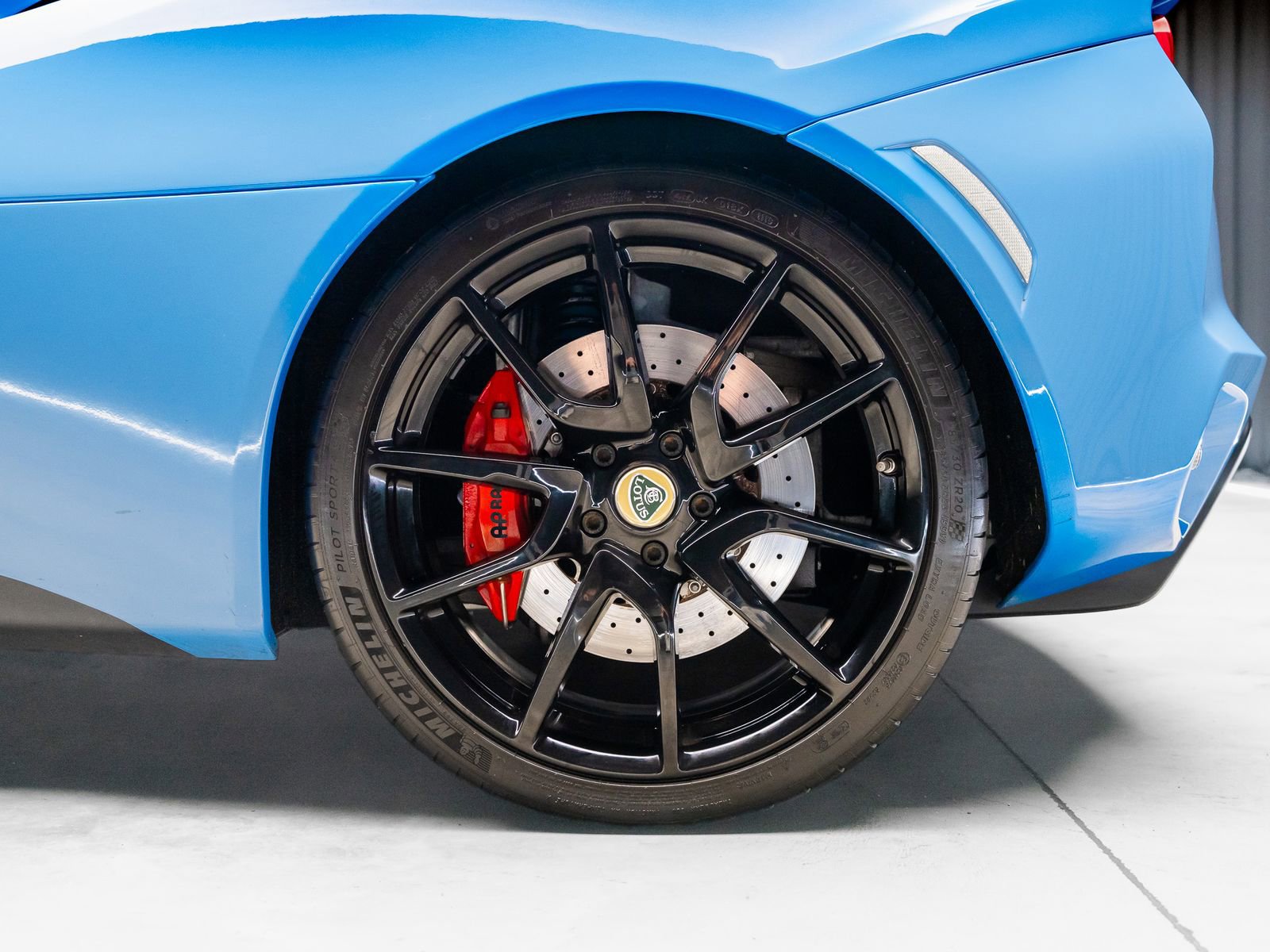 Used 2018 Lotus Evora 400 RWD image 42