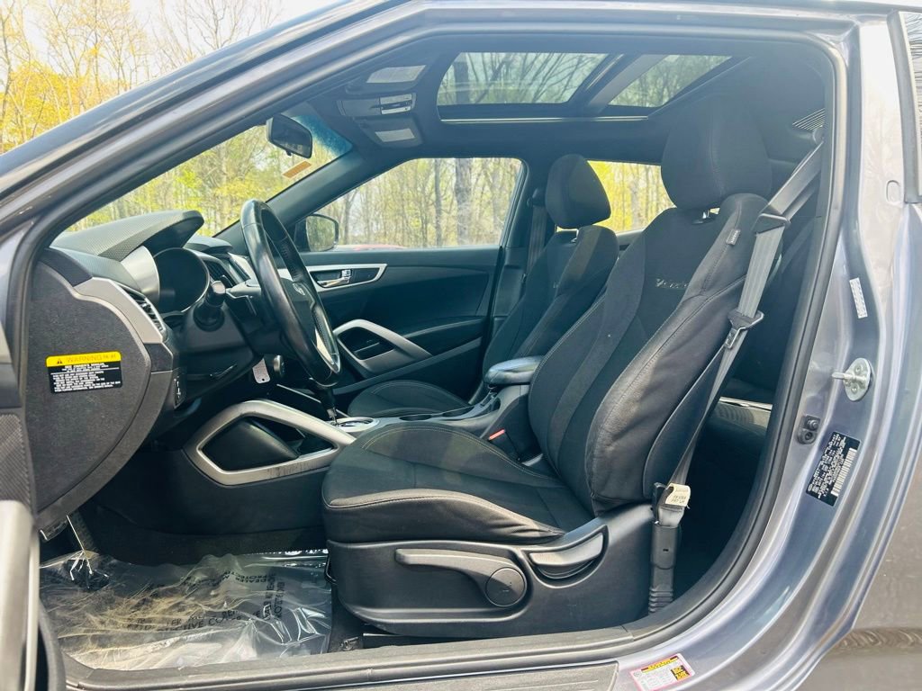 Used 2017 Hyundai Veloster image 16