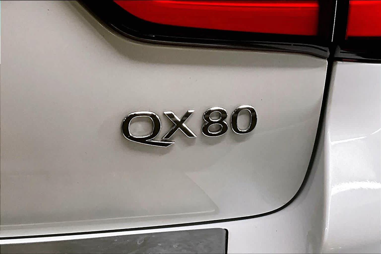Used 2022 INFINITI QX80 Sensory w/ Cargo Package AWD/4WD image 9