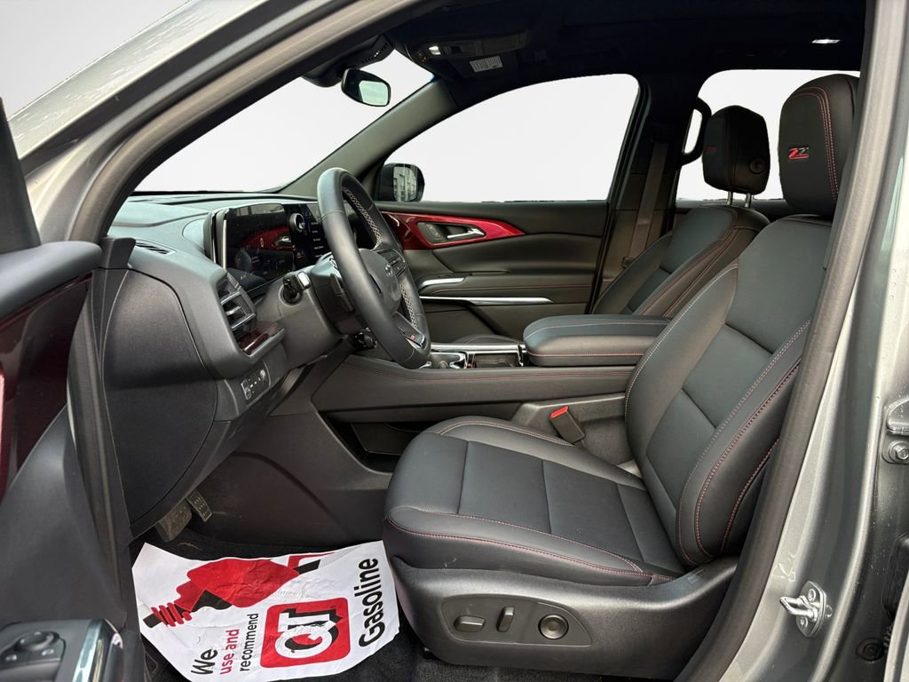 Used 2025 Chevrolet Traverse Z71 w/ Driver Confidence Package image 12