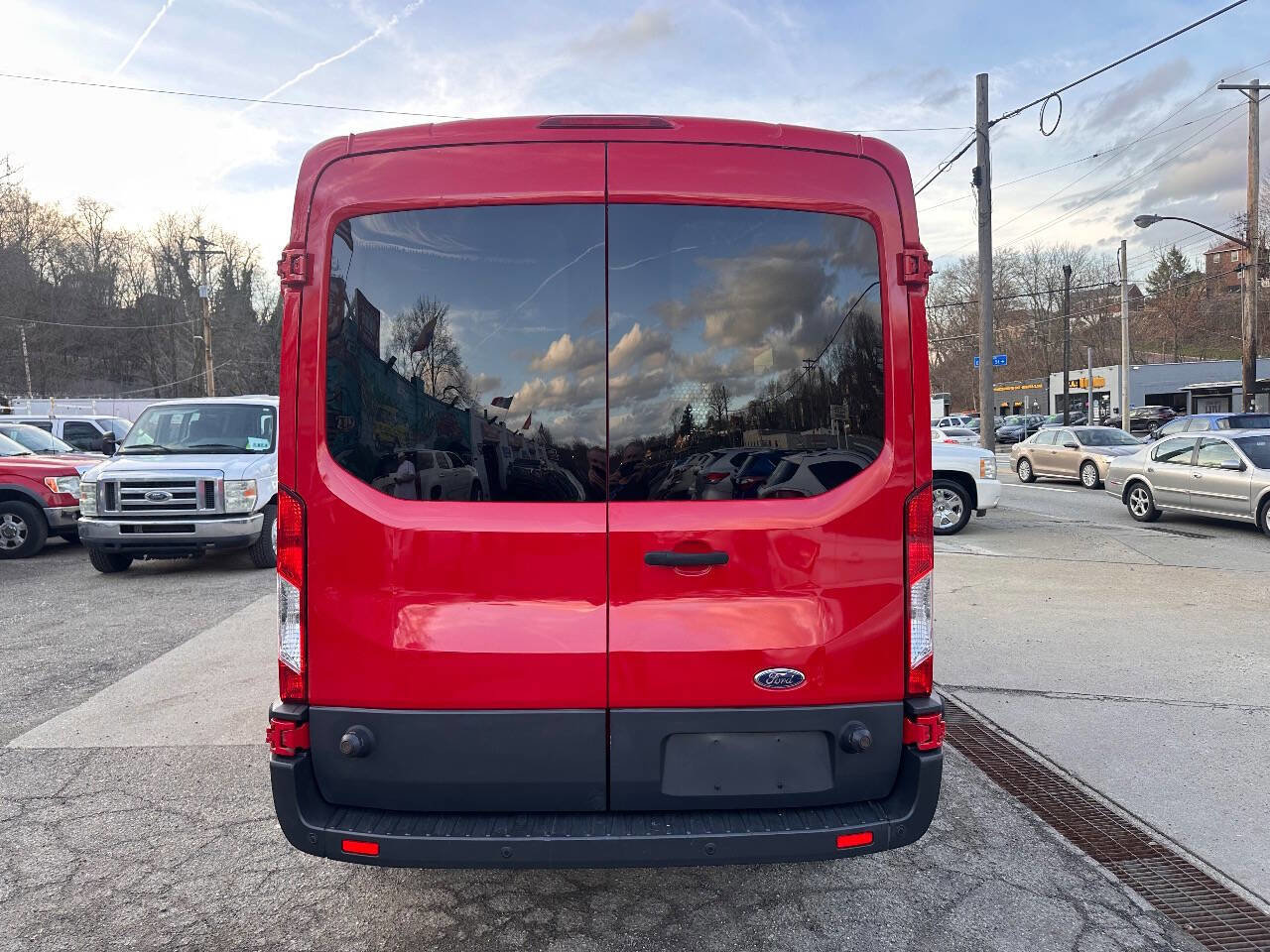 Used 2015 Ford Transit 250 148 Medium Roof RWD image 5